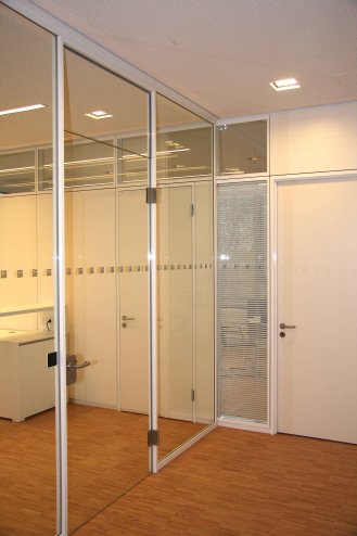 DIREKTORIUM INSTITUT FÜR FESTKÖRPERFORSCHUNG- IFW DRESDEN DIREKTORIUM INSTITUT FÜR FESTKÖRPERFORSCHUNG- IFW DRESDEN