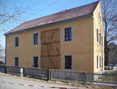 HAUS B- DRESDEN HAUS B- DRESDEN