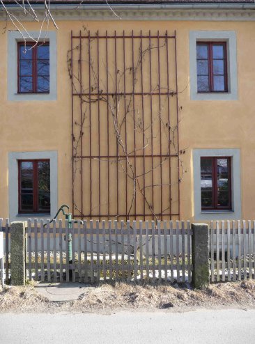 HAUS B- DRESDEN HAUS B- DRESDEN