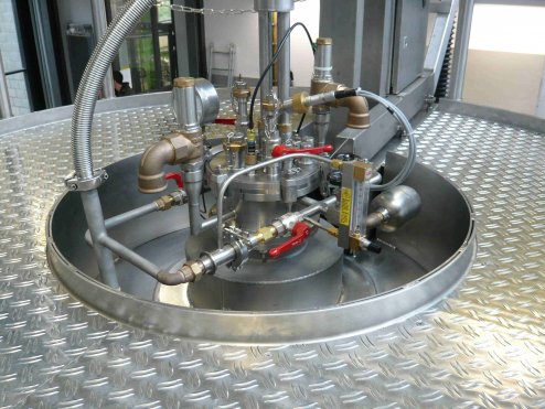 HELIUMVERFLÜSSIGUNGSANLAGE- IFW DRESDEN HELIUMVERFLÜSSIGUNGSANLAGE- IFW DRESDEN